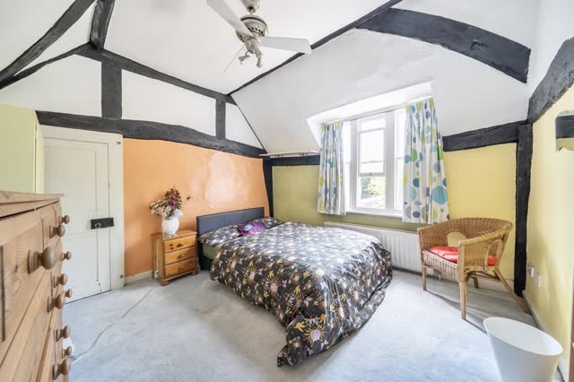 Second four-poster bedroom